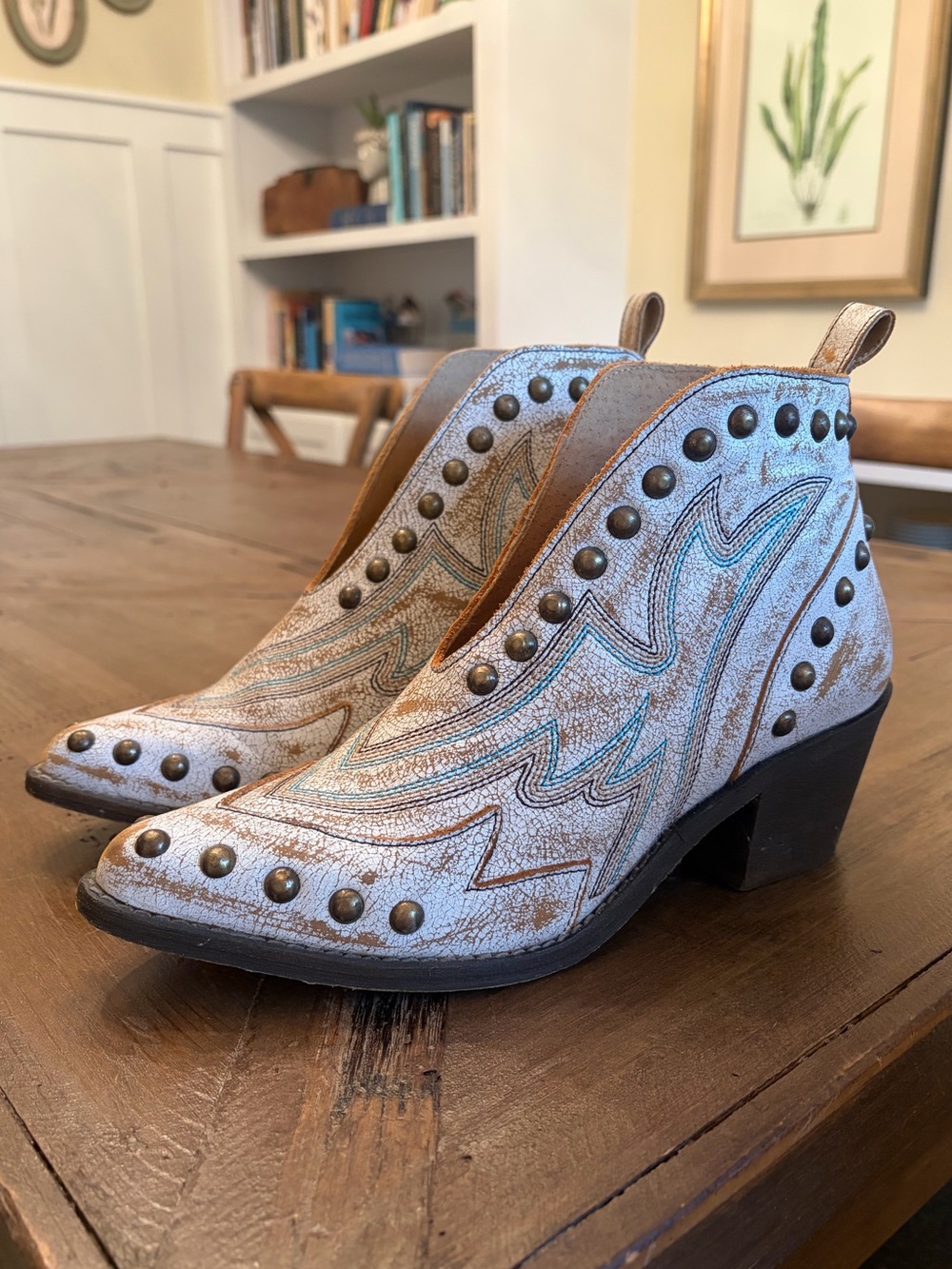 Circle G Distressed White & Brown Studded Western Ankle Boots Size 8